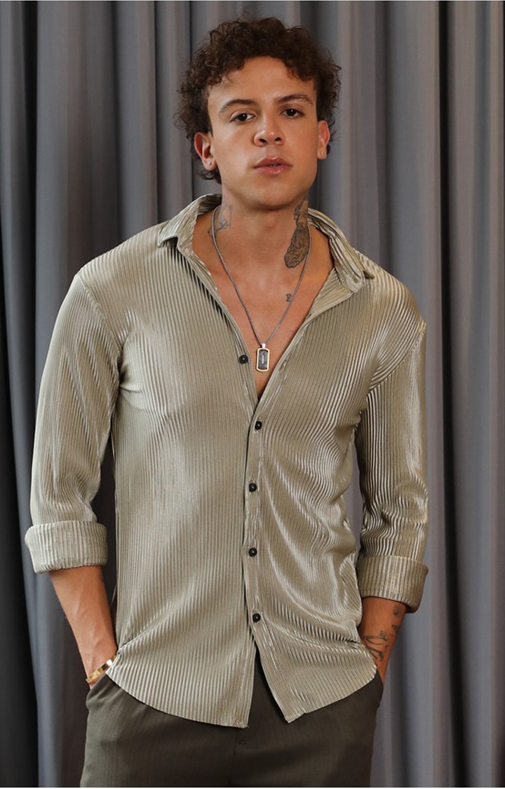 Men's Green Solid Casual Shirts