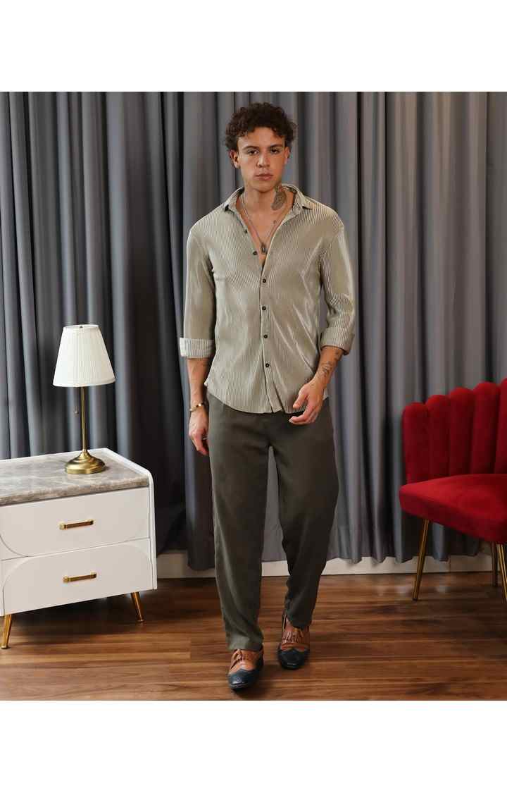 Men's Green Solid Casual Shirts