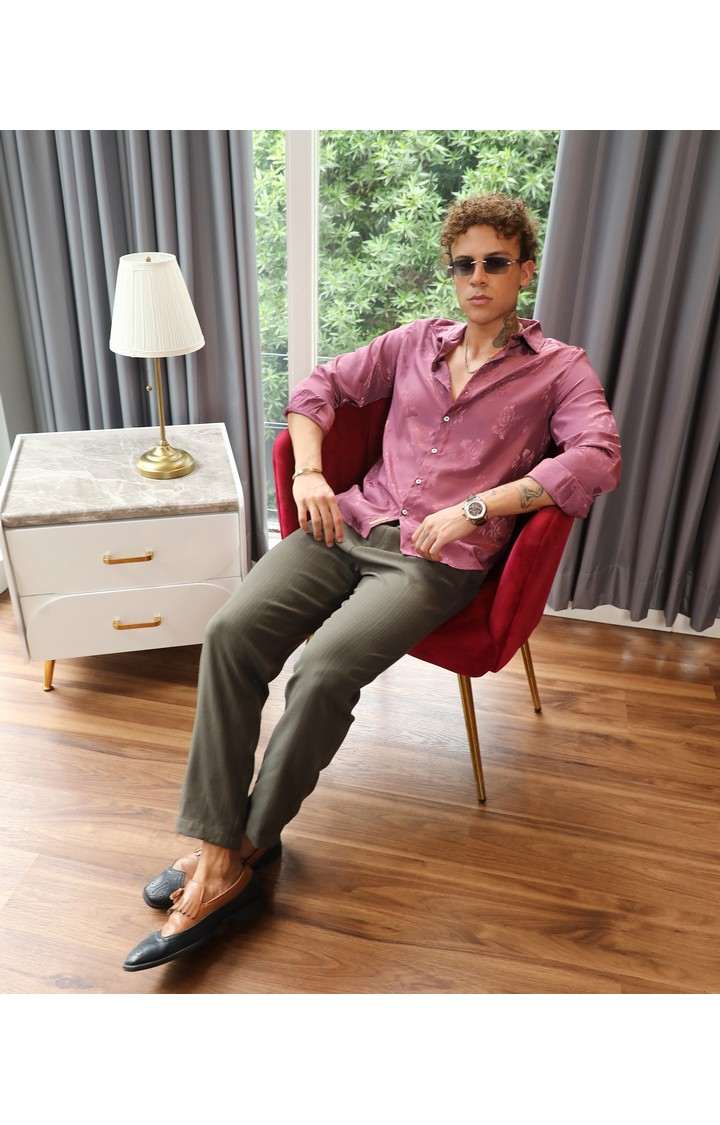 Men's Pink Solid Casual Shirts