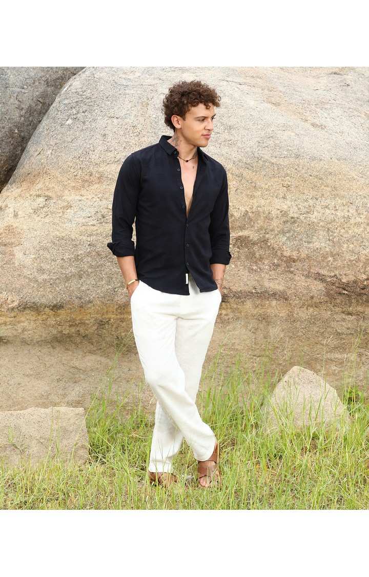 Men's Black Solid Casual Shirts