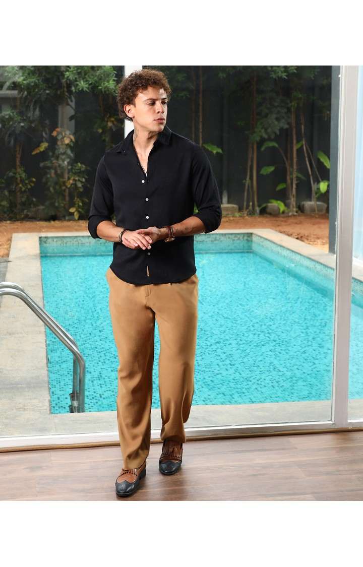 Men's Black Solid Casual Shirts