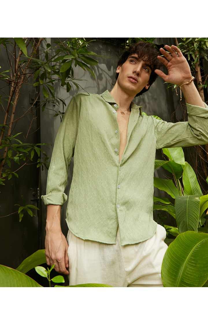 Men's Green Solid Casual Shirts