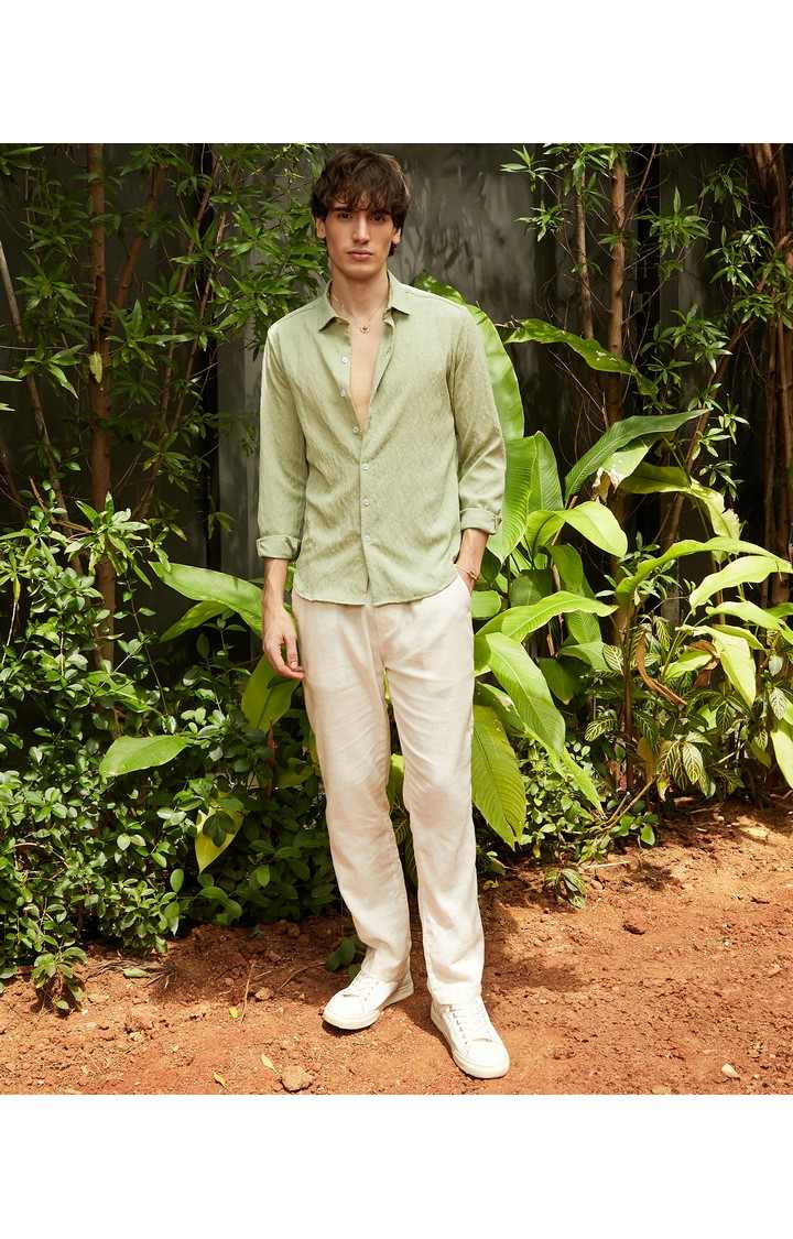 Men's Green Solid Casual Shirts