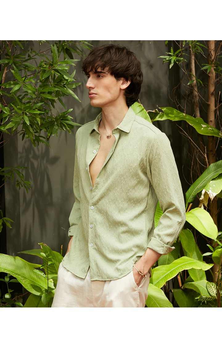 Men's Green Solid Casual Shirts