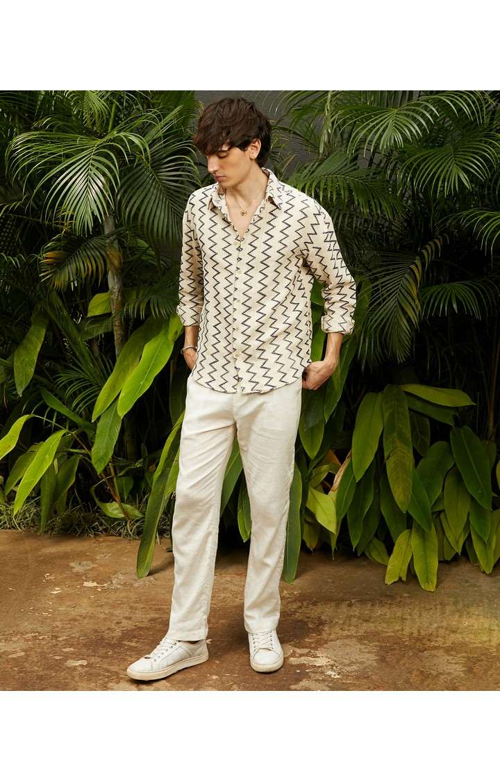Men's White Textured Casual Shirts