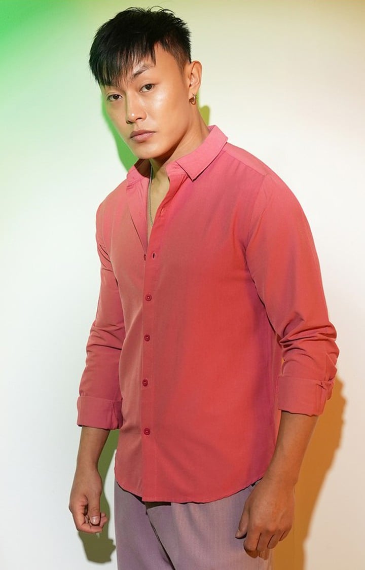Men's Pink Solid Casual Shirts