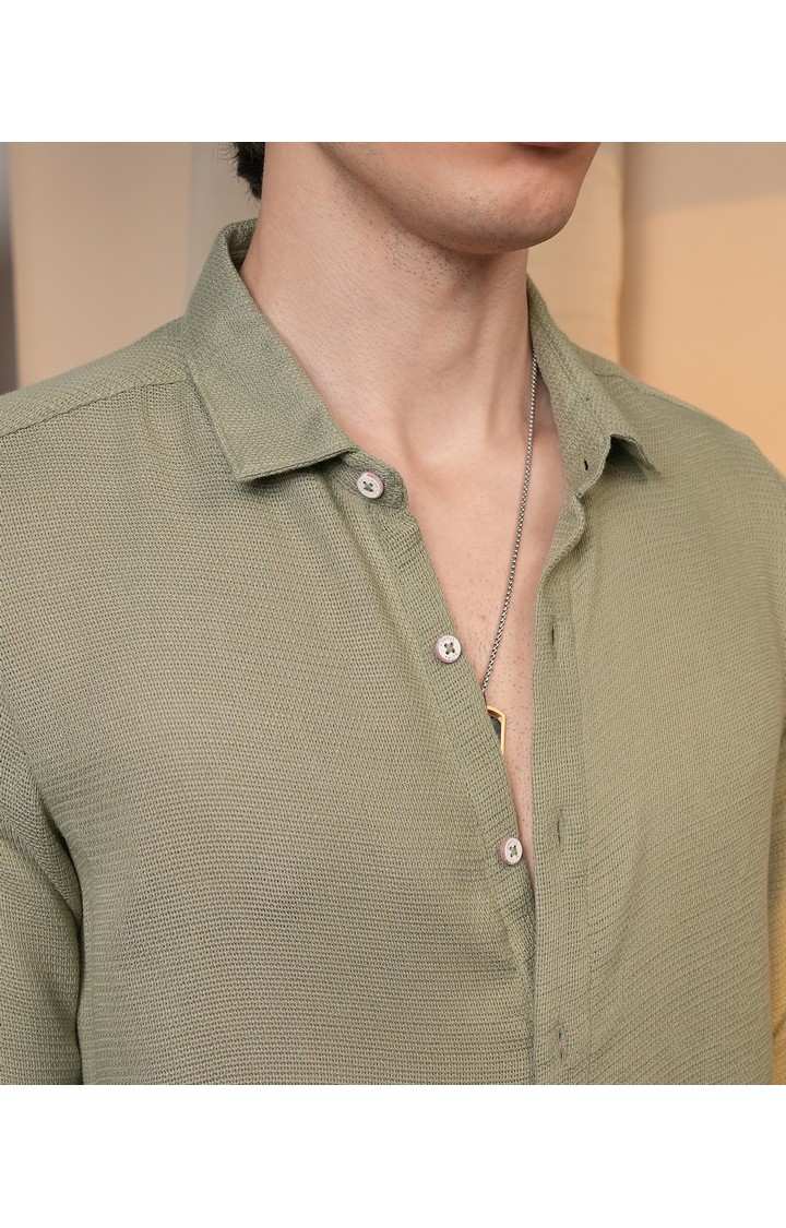 Men's Green Solid Casual Shirts