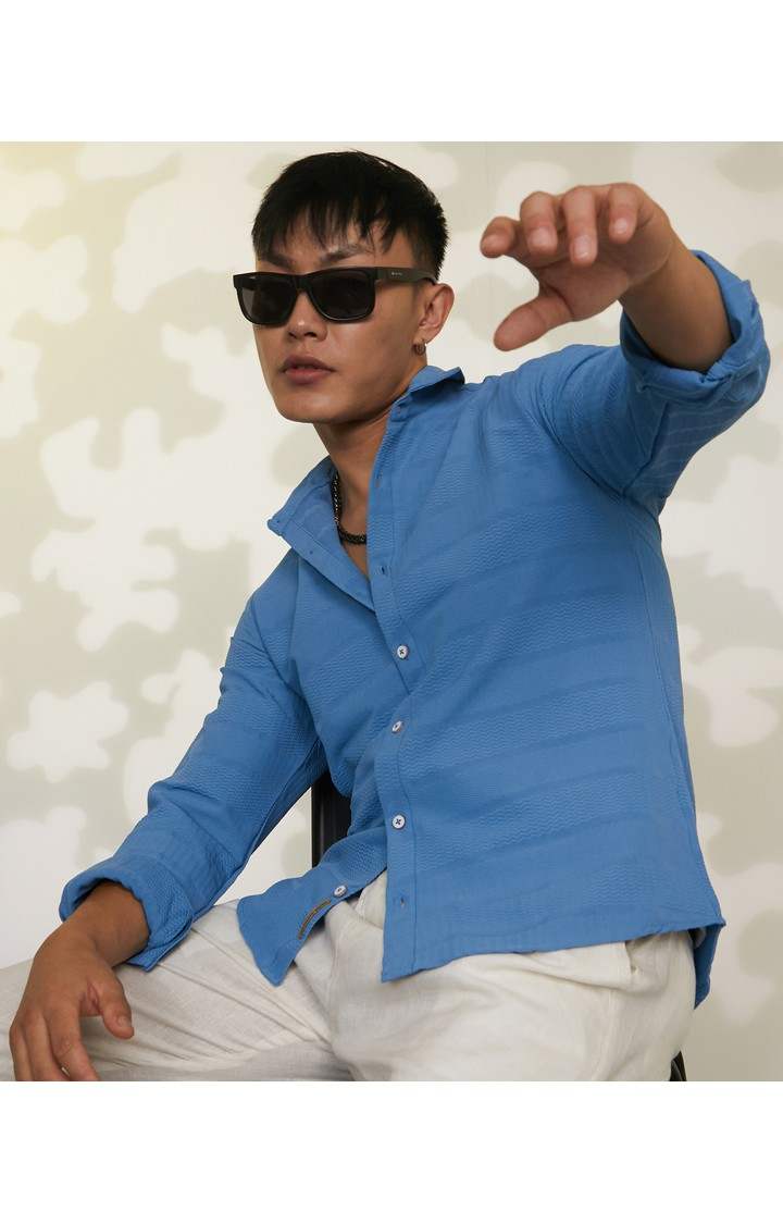 Men's Blue Textured Casual Shirts