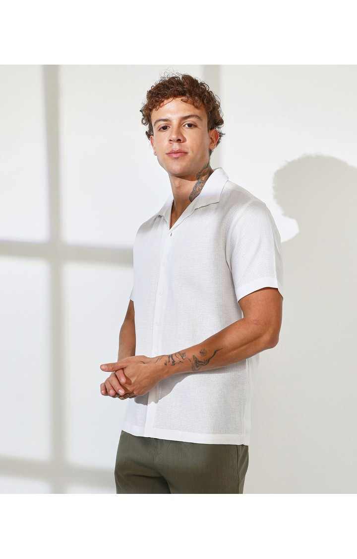 Men's White Solid Casual Shirts