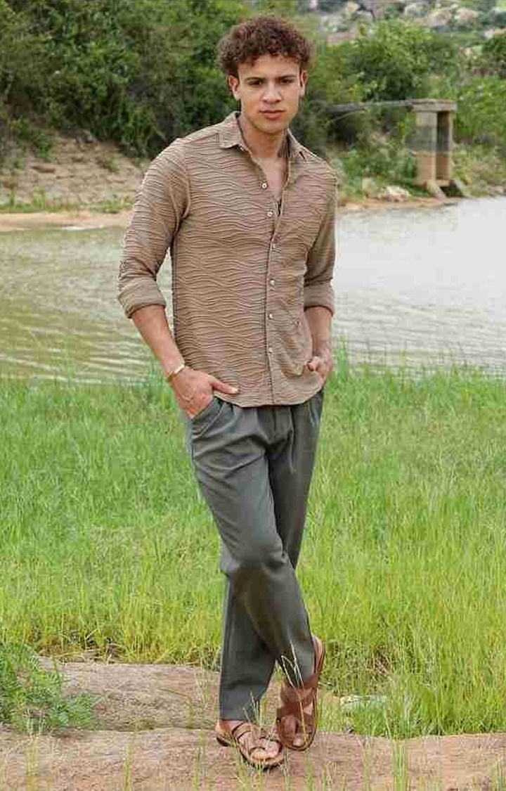 Men's Brown Solid Casual Shirts