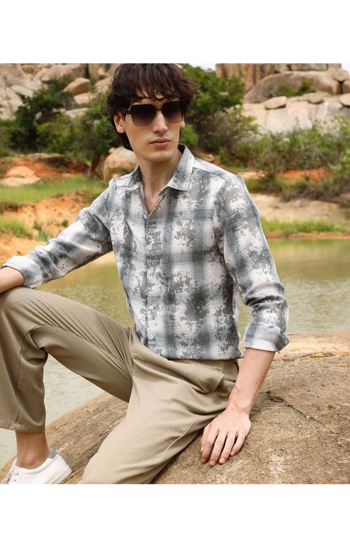 Men's Grey Checked Casual Shirts