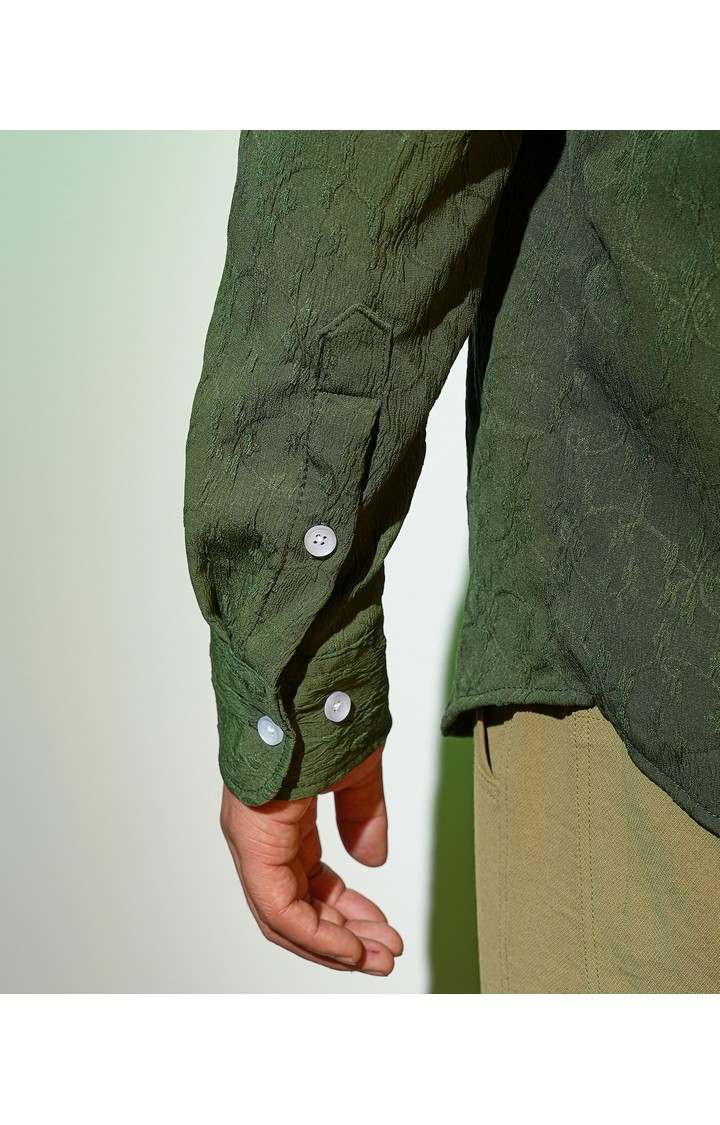 Men's Green Solid Casual Shirts