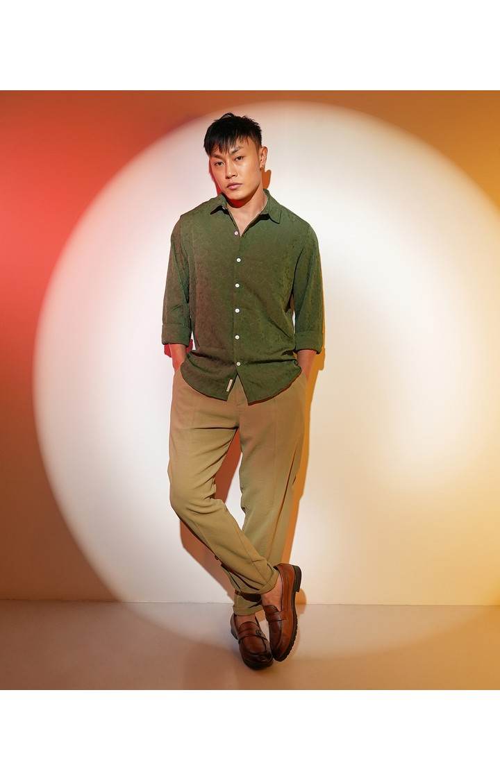 Men's Green Solid Casual Shirts