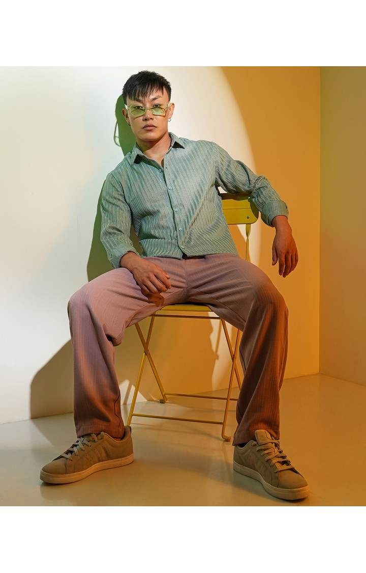 Men's Green Solid Casual Shirts