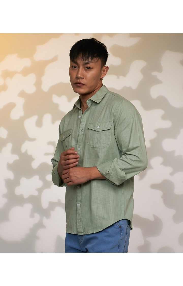 Men's Green Solid Casual Shirts
