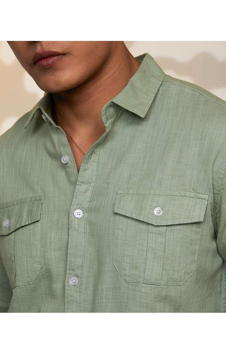 Men's Green Solid Casual Shirts