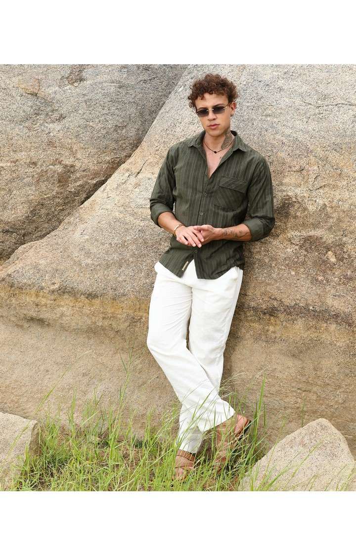 Men's Green Solid Casual Shirts