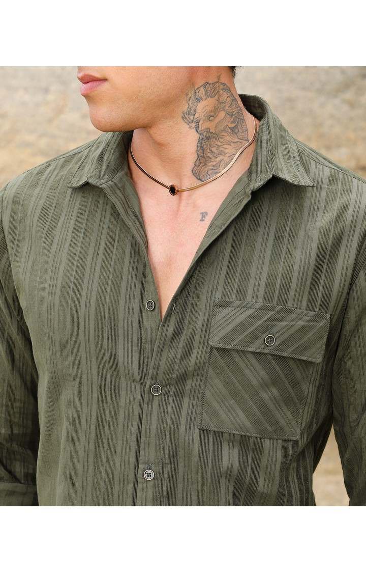 Men's Green Solid Casual Shirts