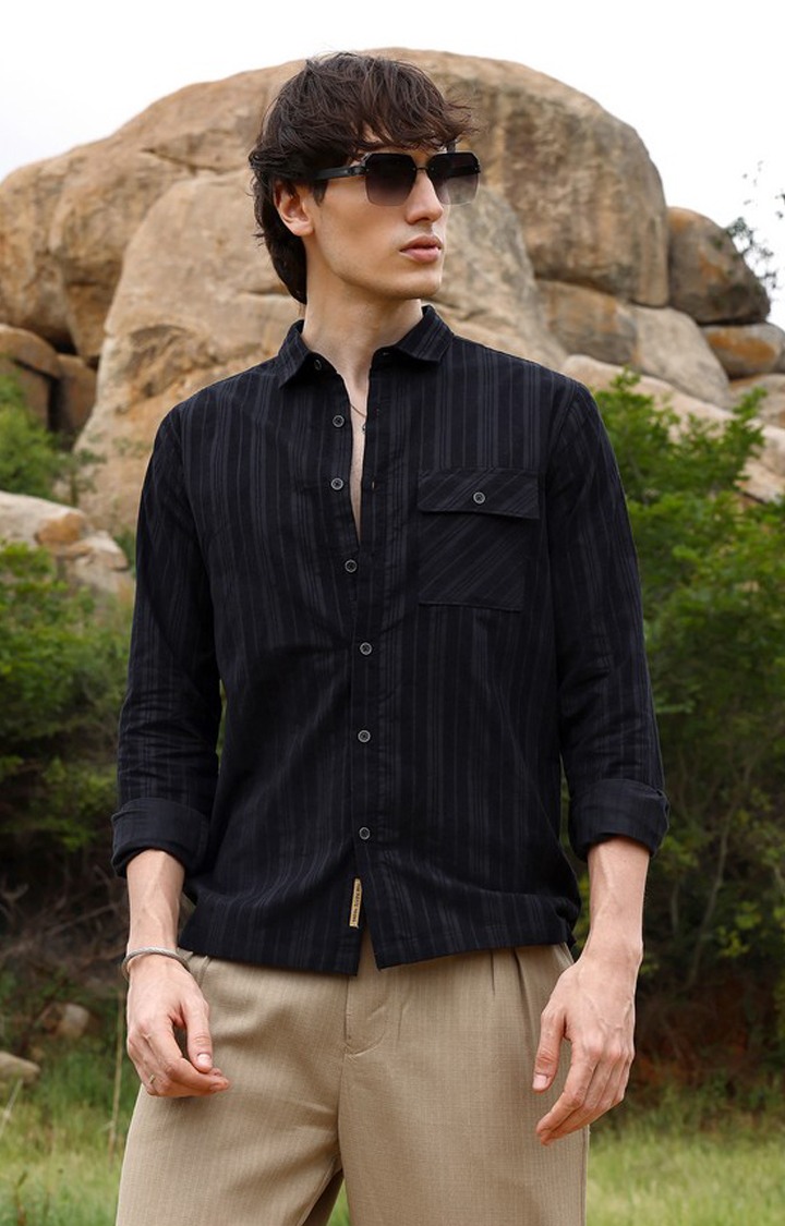 Men's Black Solid Casual Shirts