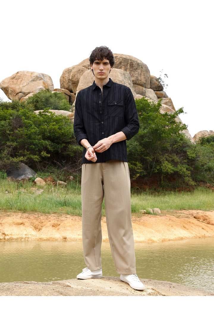 Men's Black Solid Casual Shirts