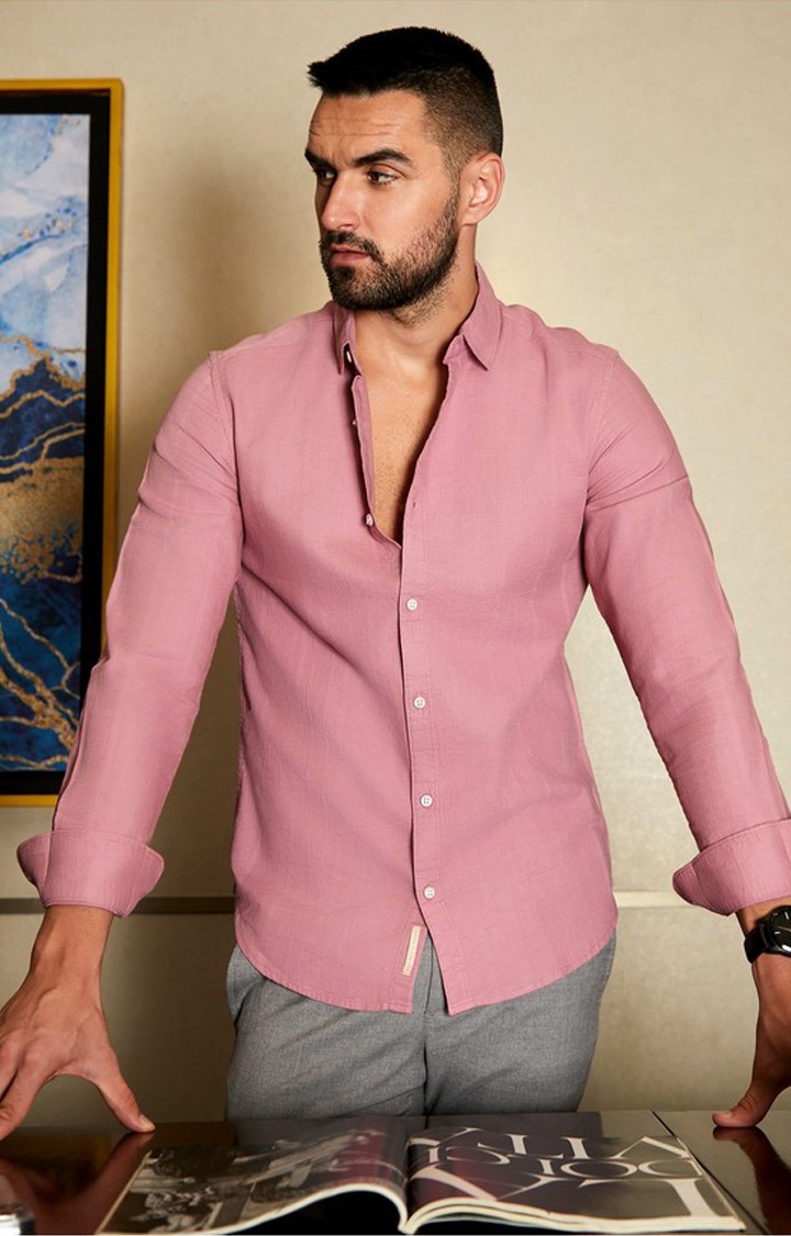 Men's Pink Solid Casual Shirts