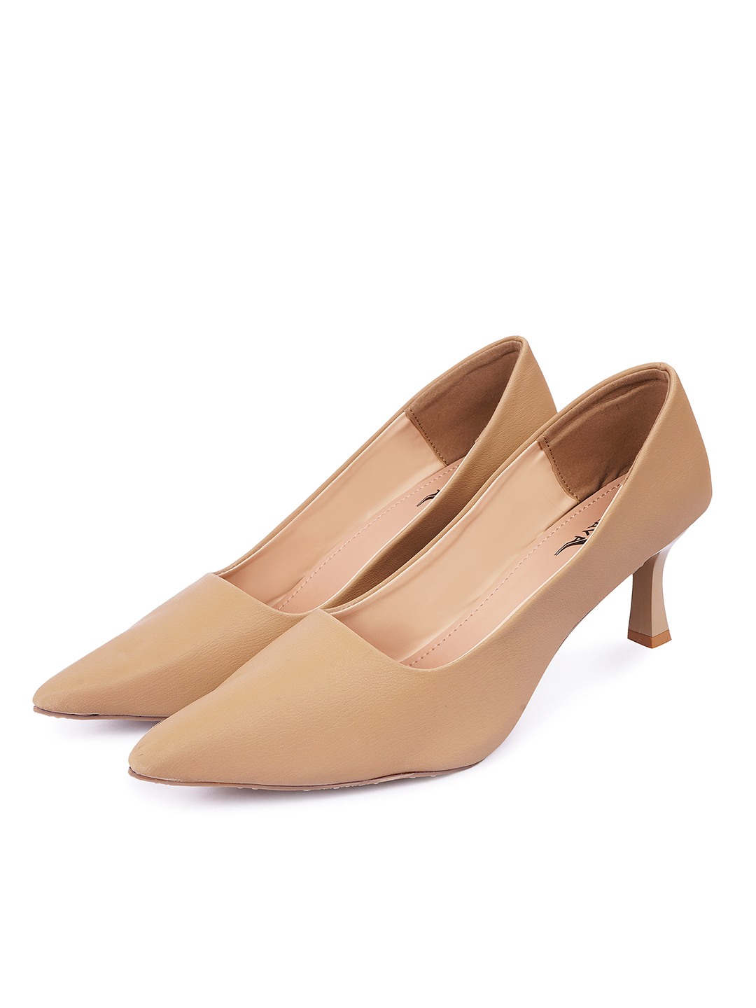 Pointed backstrap Pumps