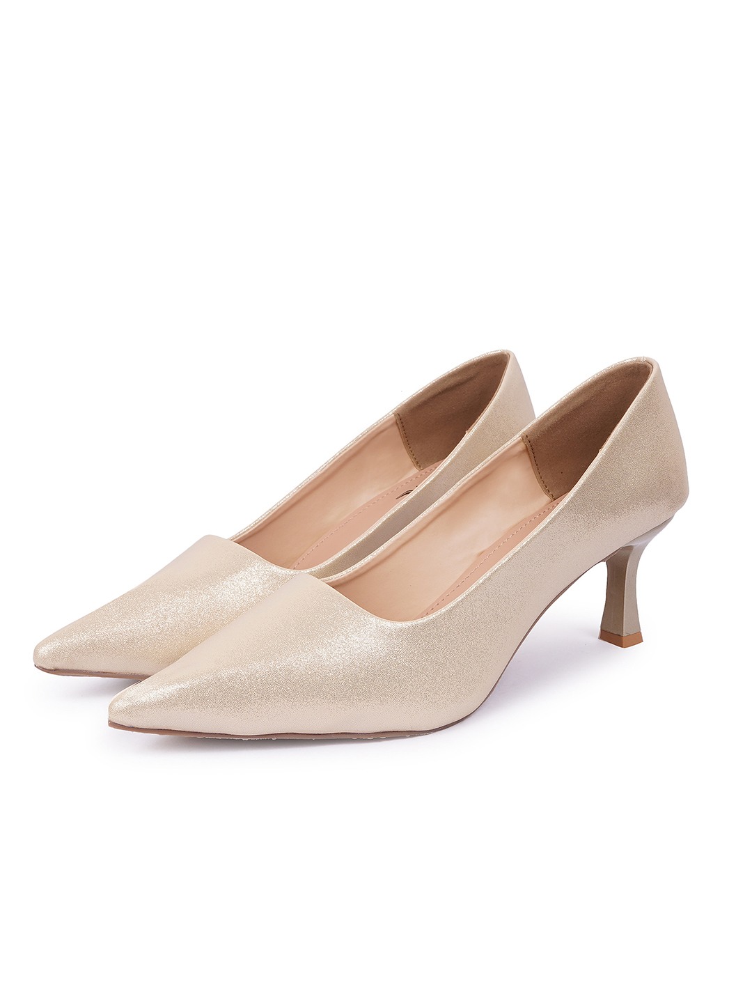 Pointed backstrap Pumps
