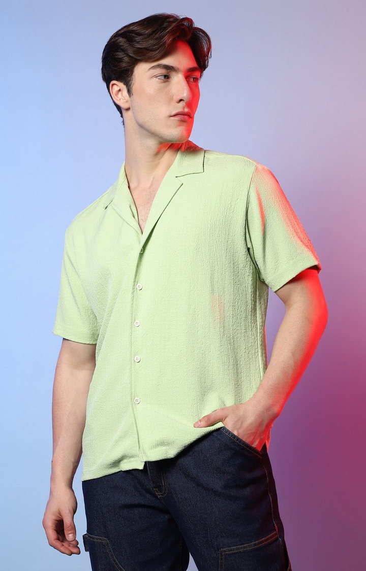 Men's Green Solid Casual Shirts