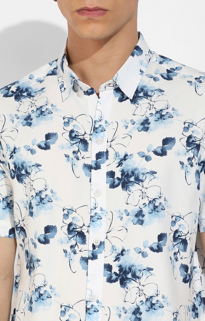 Men's Blue and White Rayon Printed Casual Shirts