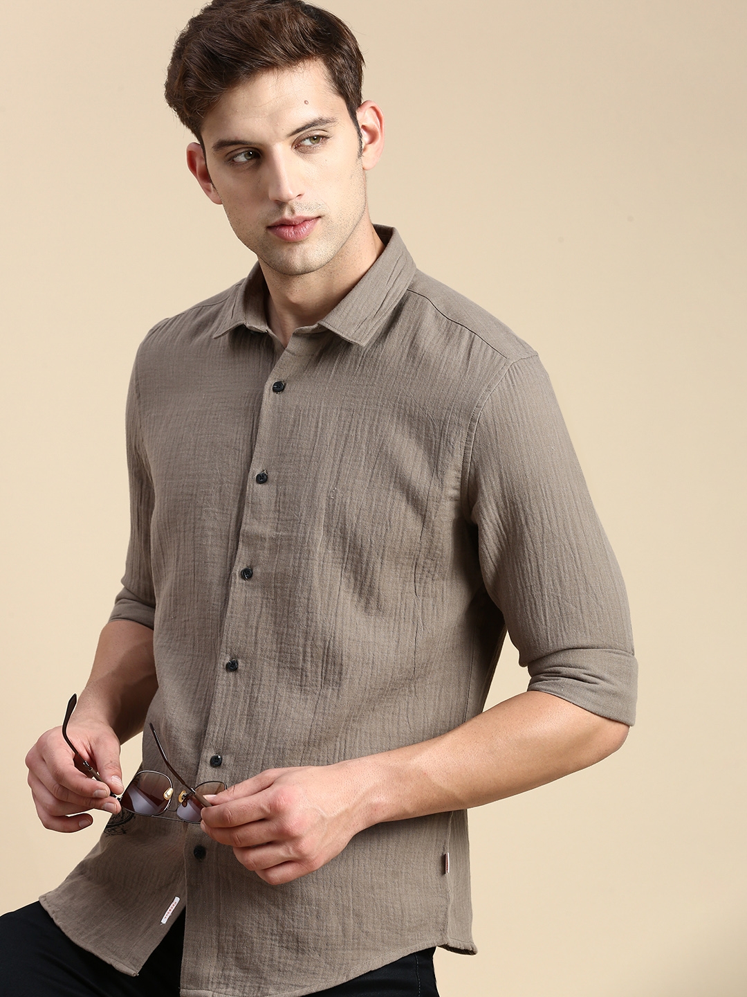 Showoff | SHOWOFF Men's Spread Collar Taupe Slim Fit Solid Shirt 0