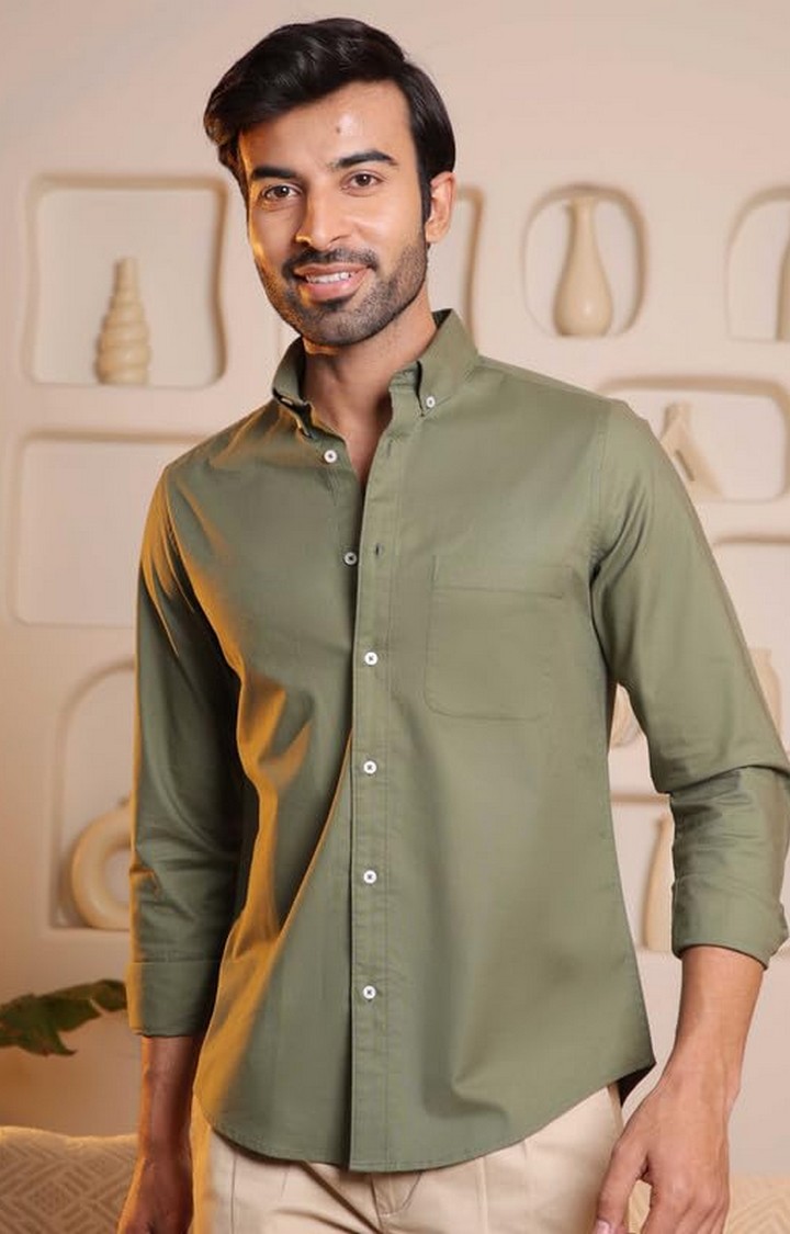 SUBTRACT-Men Olive Comfort Fit Solid Button Down Casual Oxford Shirt