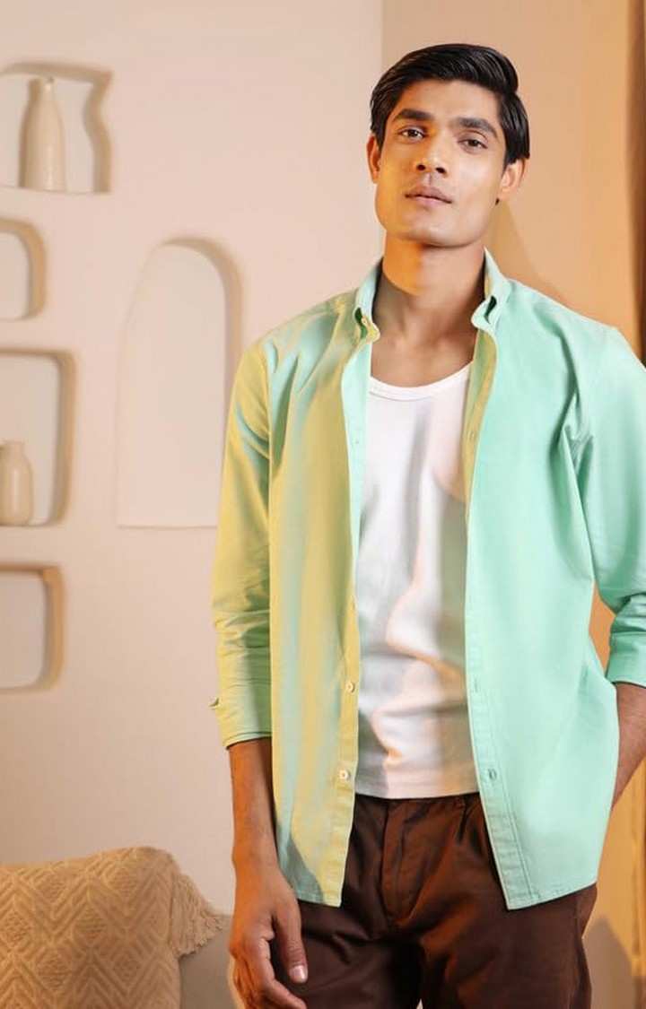 SUBTRACT-Men Light Green Slim Fit Solid Button Down Yarn Dyed Casual Oxford Shirt