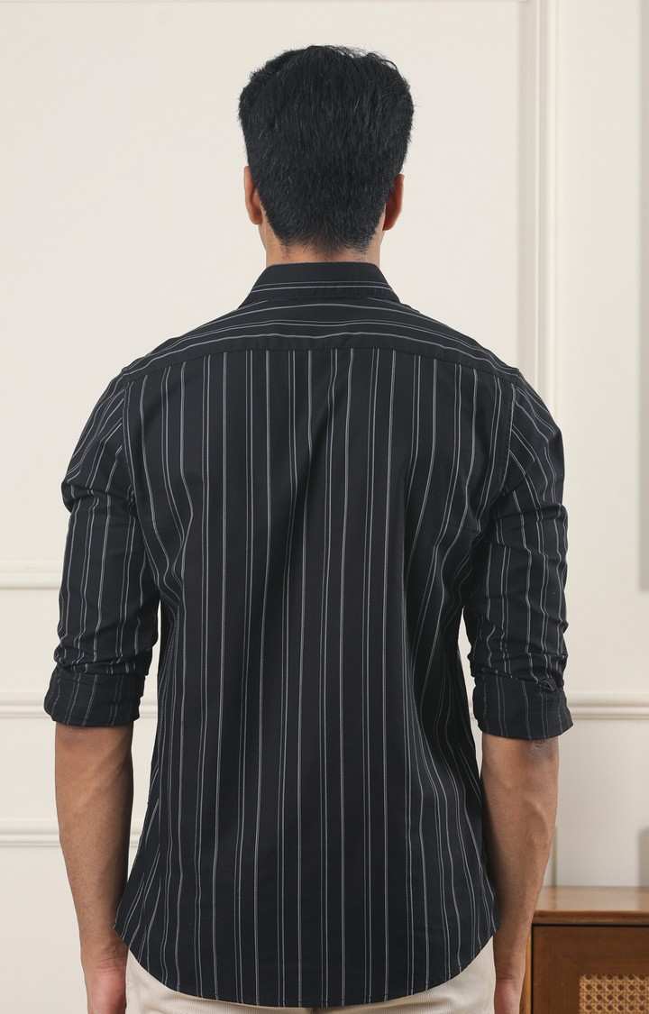 SUBTRACT-Men Black Striped Comfort Fit Spread Collar Casual Shirt