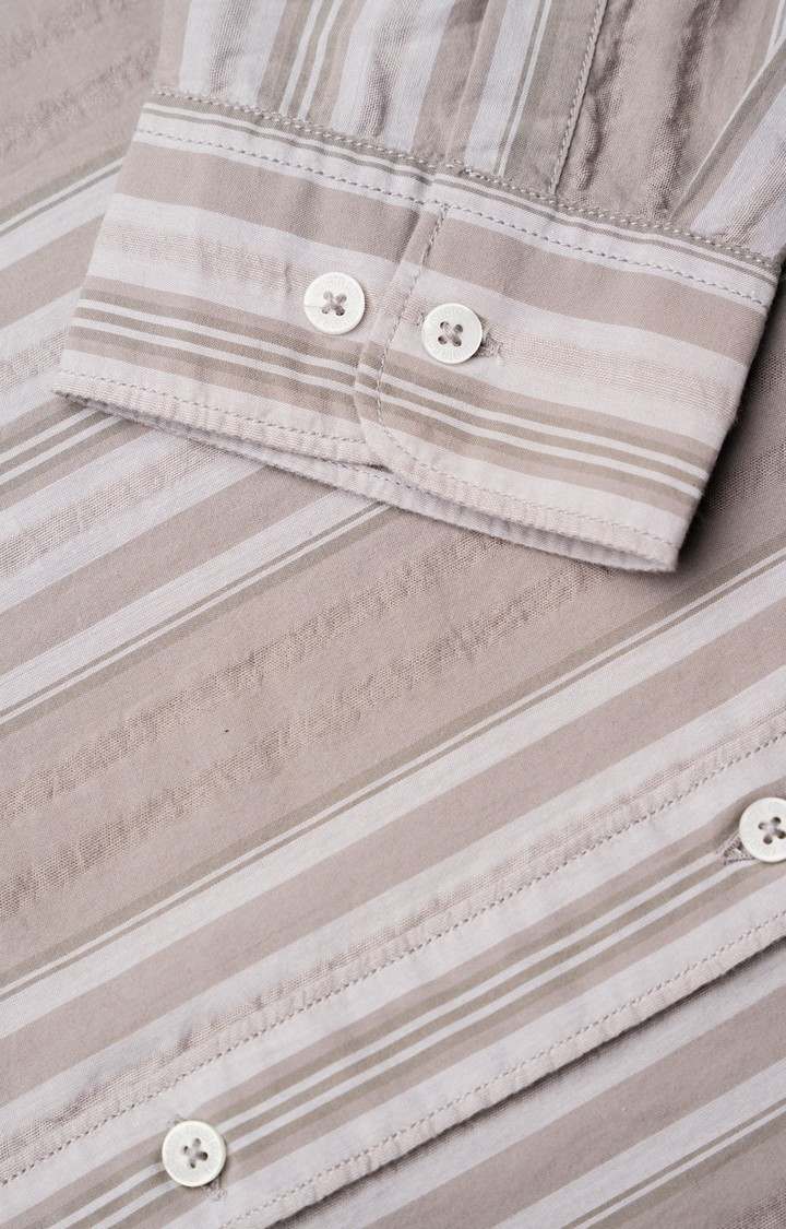 SUBTRACT-Men Ash Grey Striped Comfort Fit Spread Collar Casual Shirt