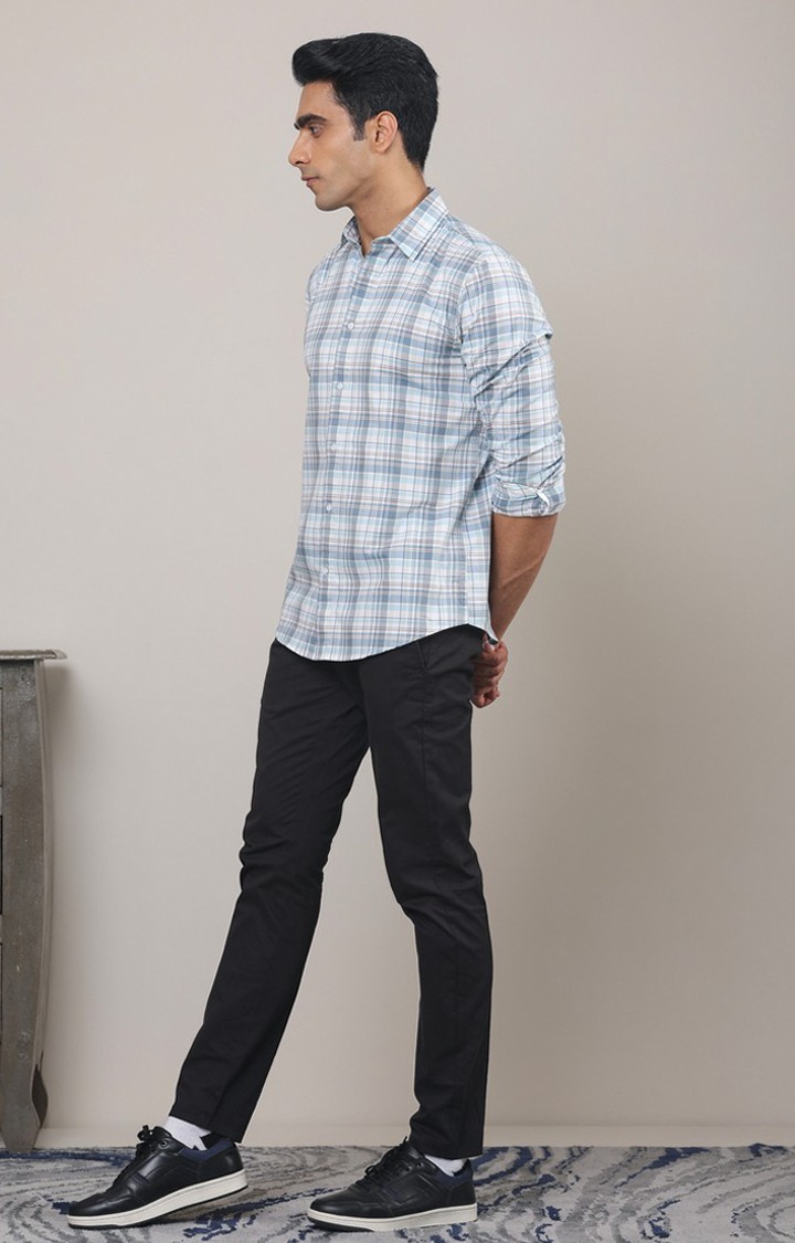 SUBTRACT-Men Powder Blue Checked Comfort Fit Spread Collar Casual Shirt