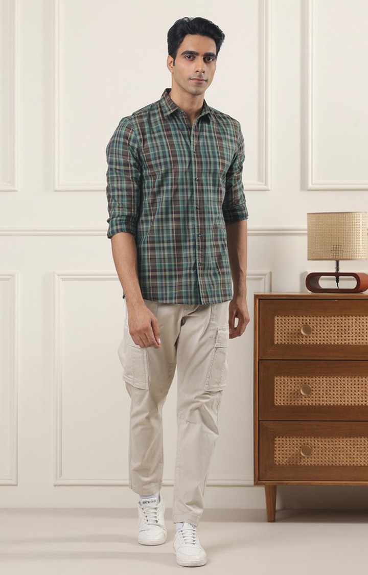 SUBTRACT-Men Forest Green Checked Comfort Fit Spread Collar Casual Shirt