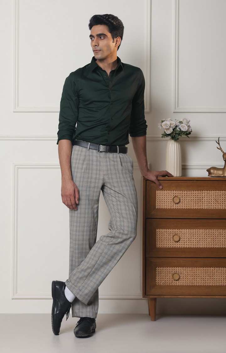SUBTRACT-Men Bottle Green Slim Fit Solid Spread Collar Cotton Satin Evening Shirt