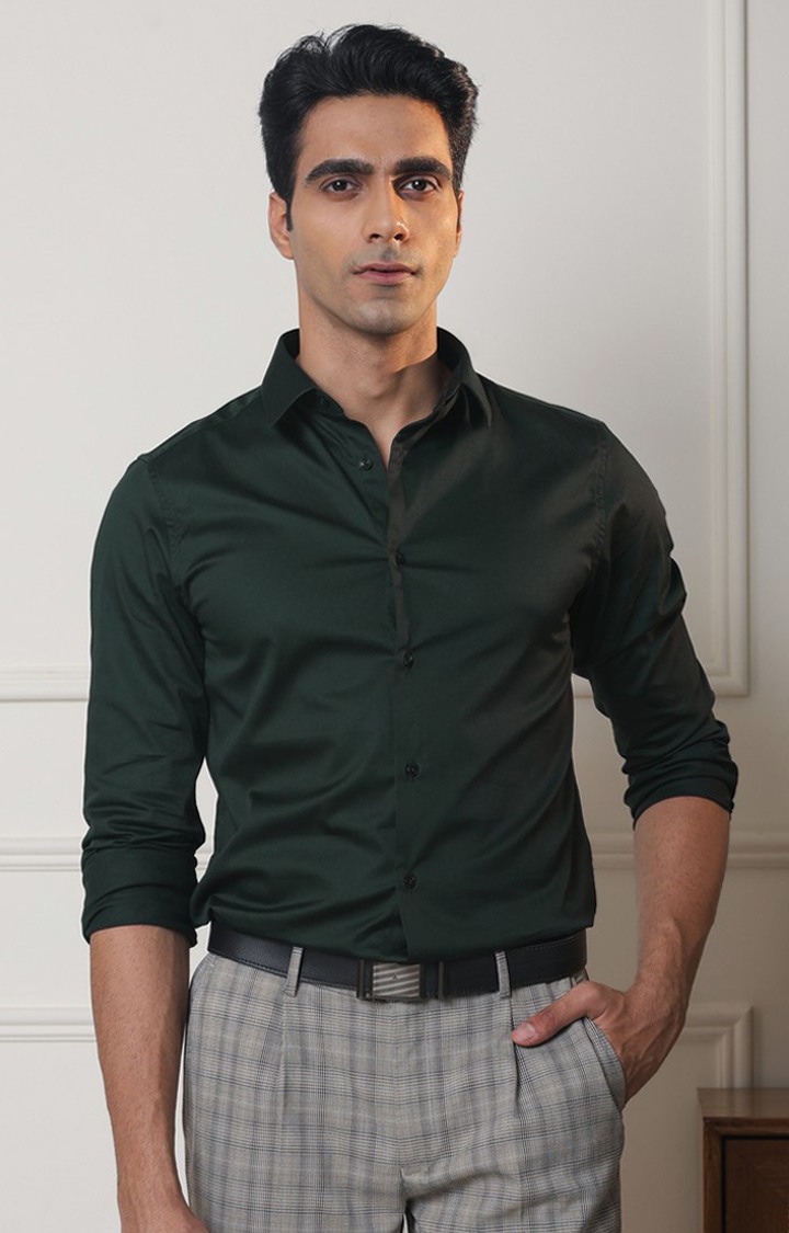 SUBTRACT-Men Bottle Green Slim Fit Solid Spread Collar Cotton Satin Evening Shirt