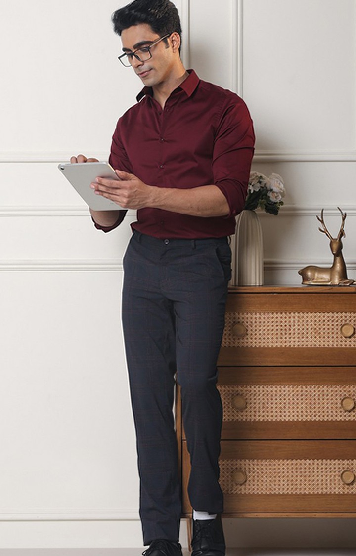 SUBTRACT-Men Maroon Slim Fit Solid Spread Collar Cotton Satin Evening Shirt