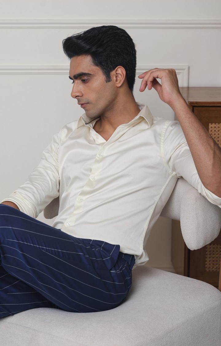 SUBTRACT-Men Off White Slim Fit Solid Spread Collar Cotton Satin Evening Shirt
