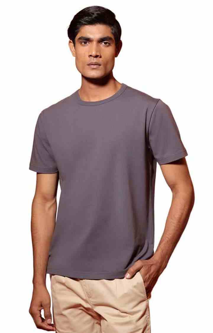 SUBTRACT-Men Dark Grey Comfort Fit Solid 4-Way Stretch Round Neck Tshirt