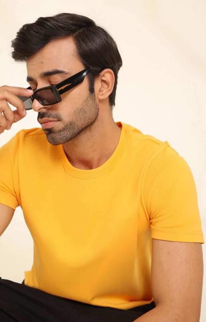 SUBTRACT-Men Marigold Comfort Fit Solid 4-Way Stretch Round Neck Tshirt