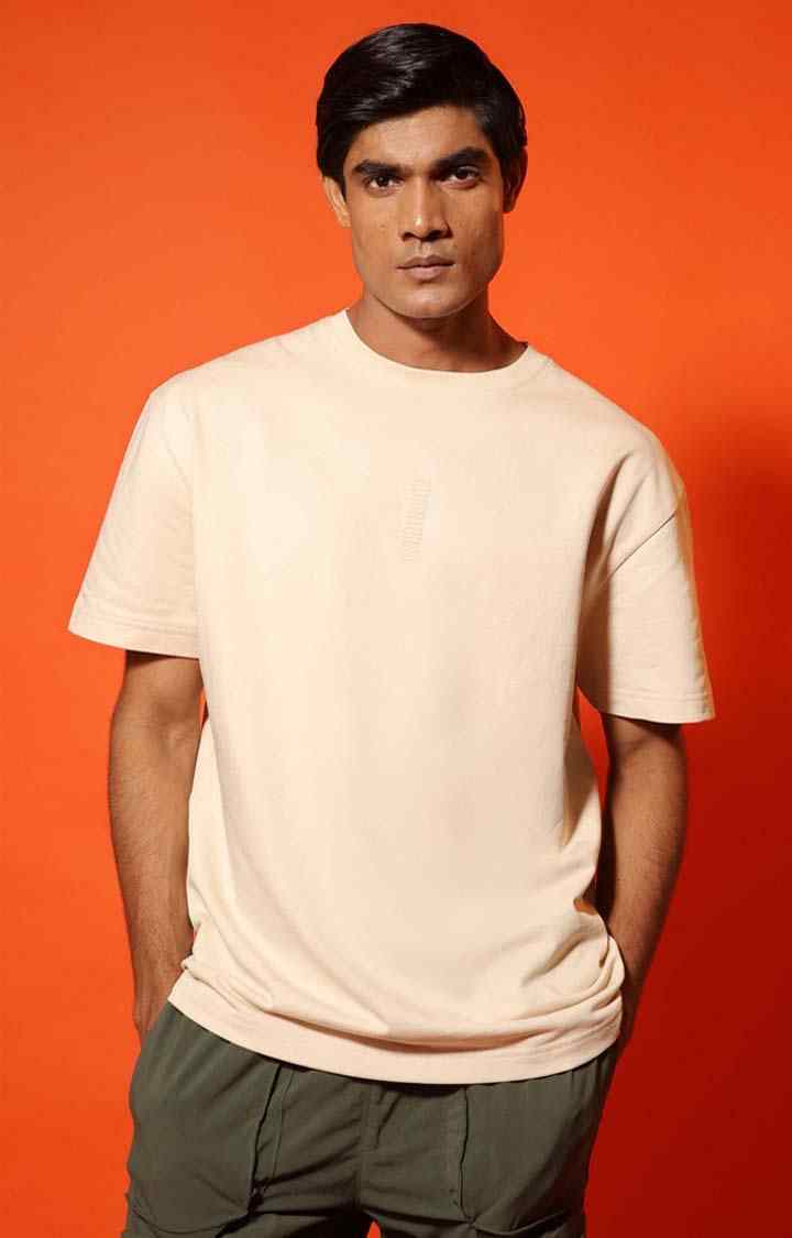 SUBTRACT-Men Cream Comfort Fit Solid Round Neck Oversized Tshirt