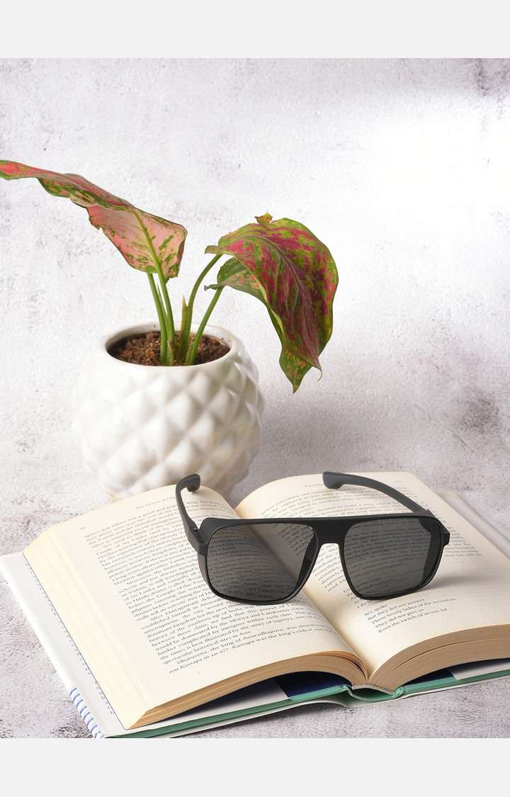 Haute Sauce By Campus Sutra Unisex Black Lens & Black Wayfarer Sunglasses With Uv Protected Lens