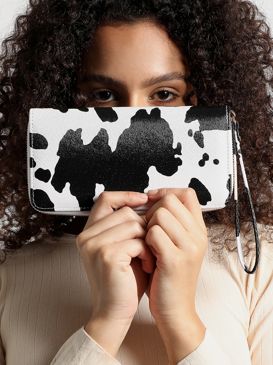 Haute Sauce By Campus Sutra Women Abstract Printed Pu Zip Around Wallet