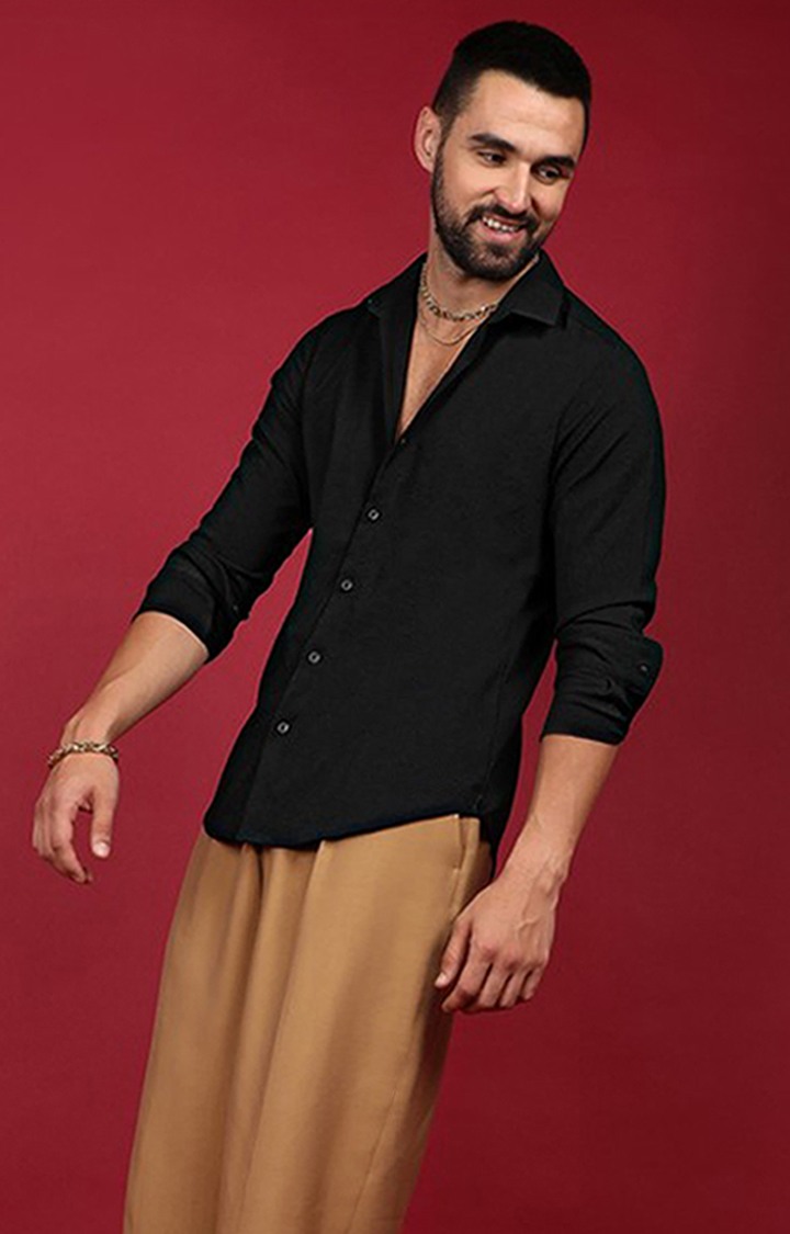 Men's Black Solid Casual Shirts