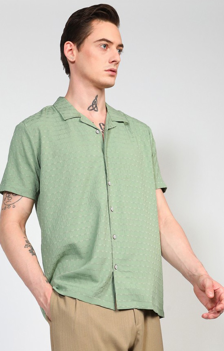 Men's Green Solid Casual Shirts