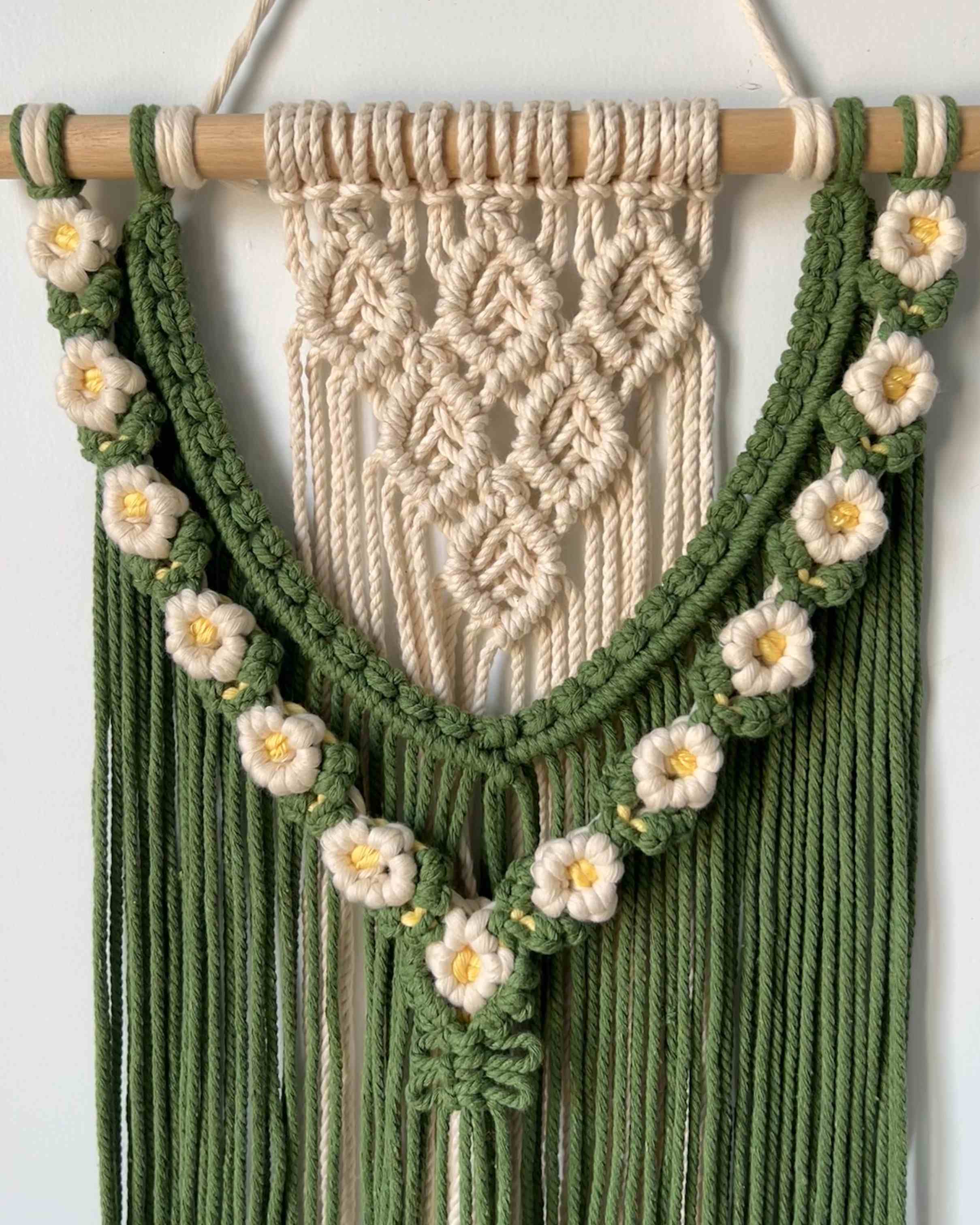 Macrame Daisy Wall Hanging