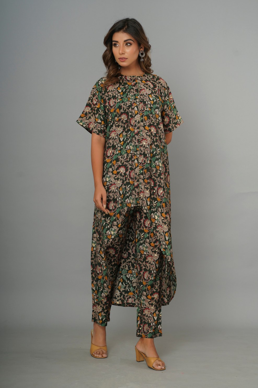 Green Muslin Printed High-Low Kurta With Pants.