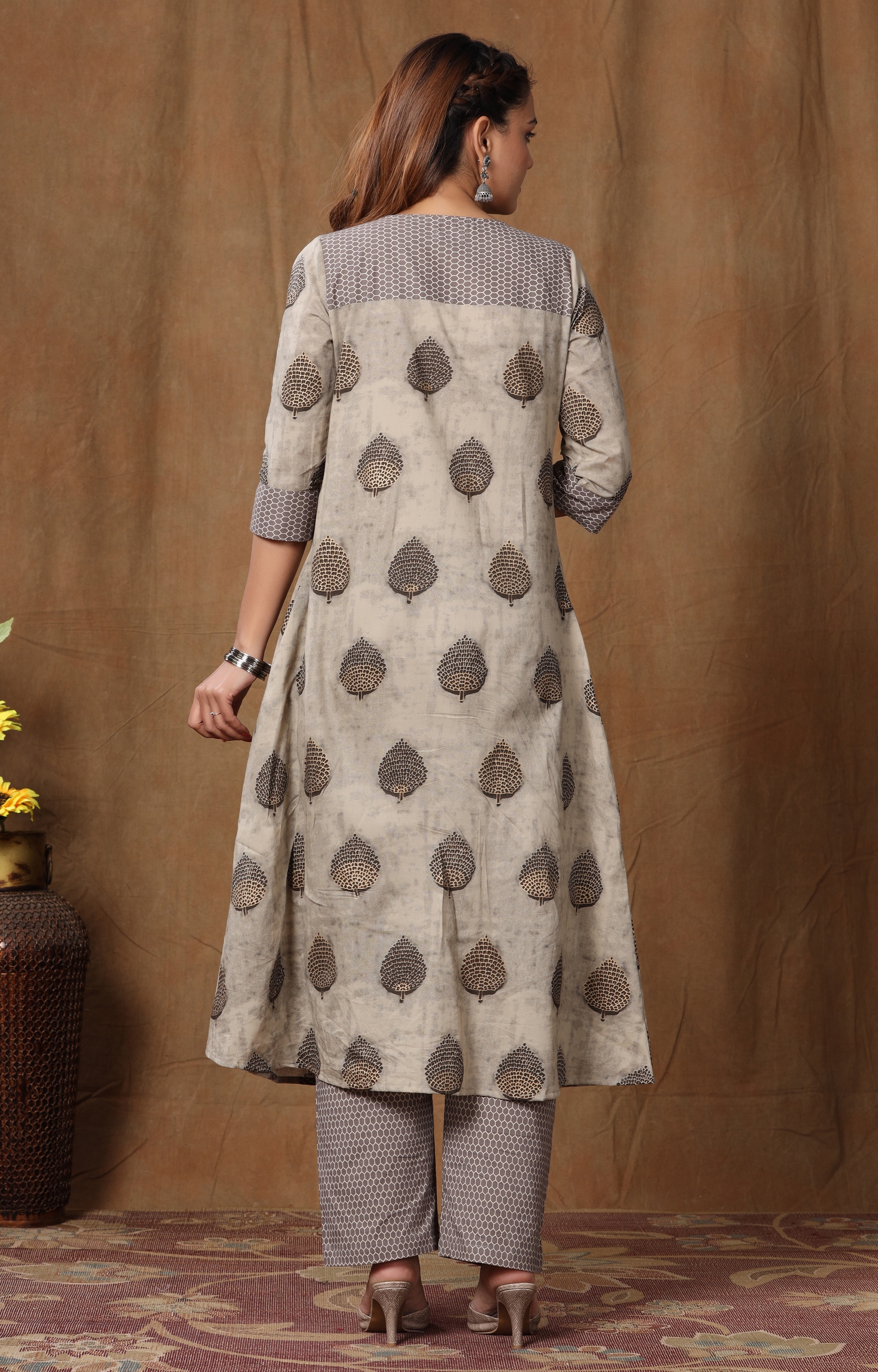 Miravan | Miravan womens pure cotton printed A-Line kurta And palazzo set  3